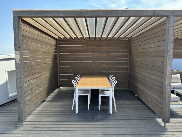 LURICHI KATUSETERASSI LEHTLA I