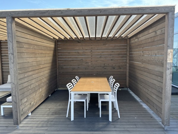 LURICHI KATUSETERASSI LEHTLA III